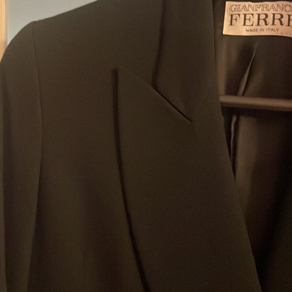 Skirt and jacket Gianfranco Ferre, made in Italy. 100% virgin wool. Size 42 - Picture 5 of 9